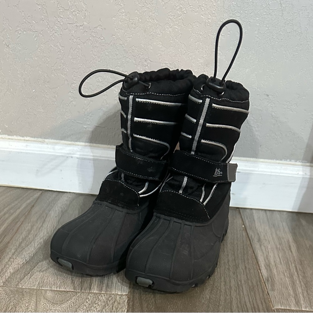 Totes Black Snow Boots